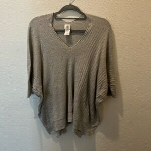 Cabi Vneck Sweater XS